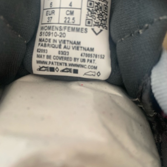 NIB Saucony Convergence Women’s. Size 6. Color gray. - Picture 7 of 8